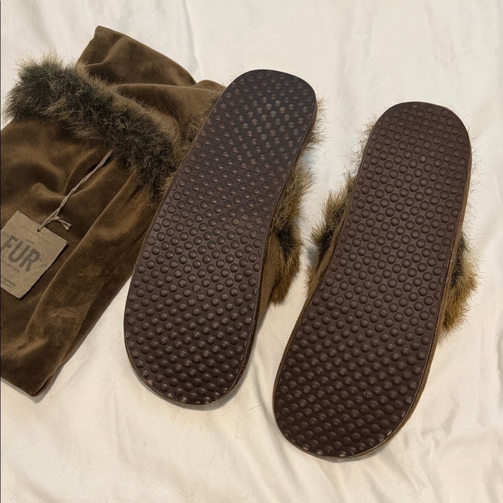 Restoration Hardware Faux Fur Lined Brown Slippers size w 8-11 - Picture 4 of 4